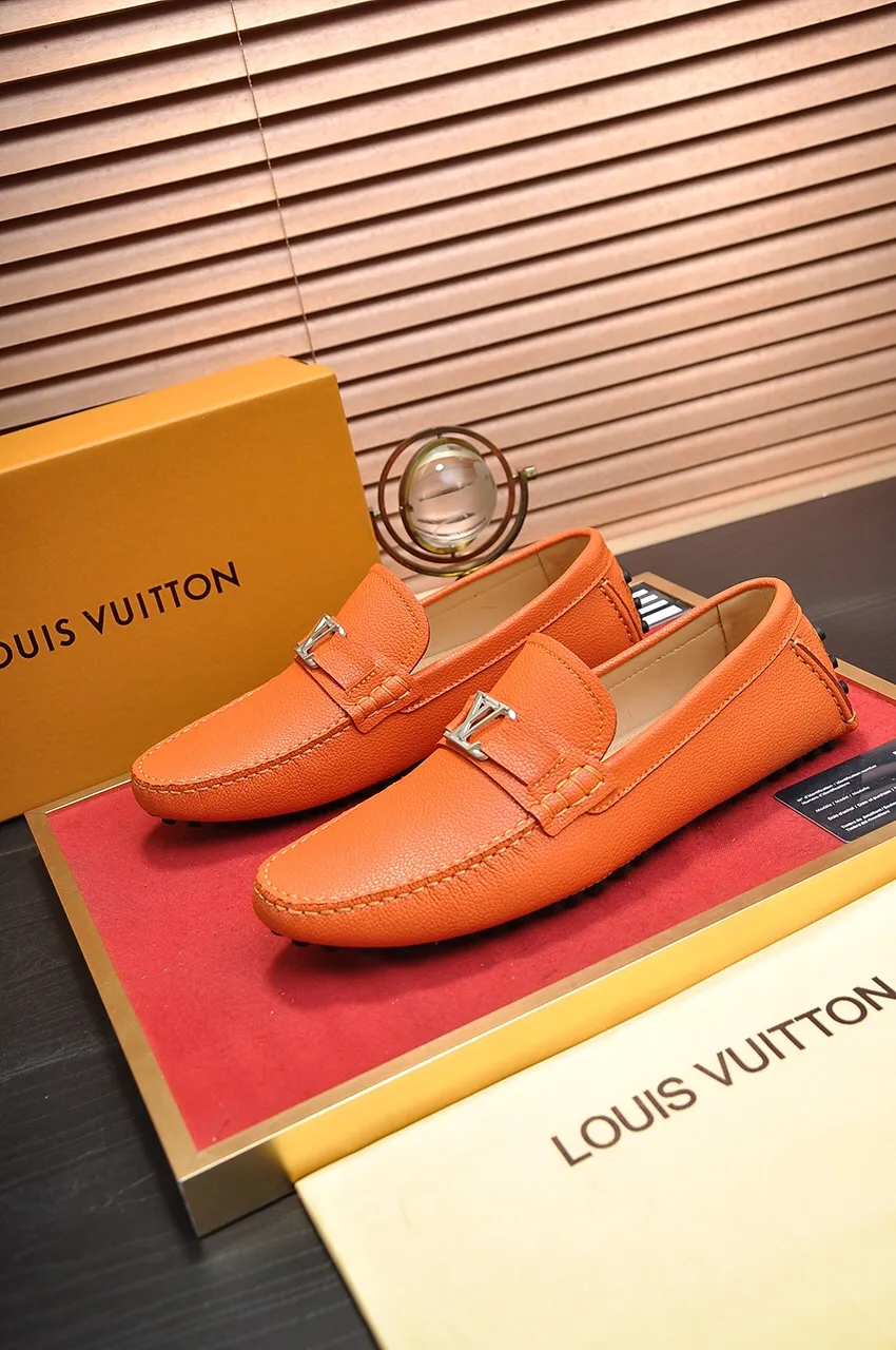 Men's men's shoes 💰420💶 [LV Doudou shoes] (water-dyed cowhide lining) new model is on the market, available on the official website. The new Doudou shoes are processed into single-color materials, and the uppers are made of imported horsehide leather. The body of the shoe is fully hemmed with mark thread, and is lined with imported original cowhide leather. The elegant shoe shape is super suitable for all-matching, and the size is 38-44.